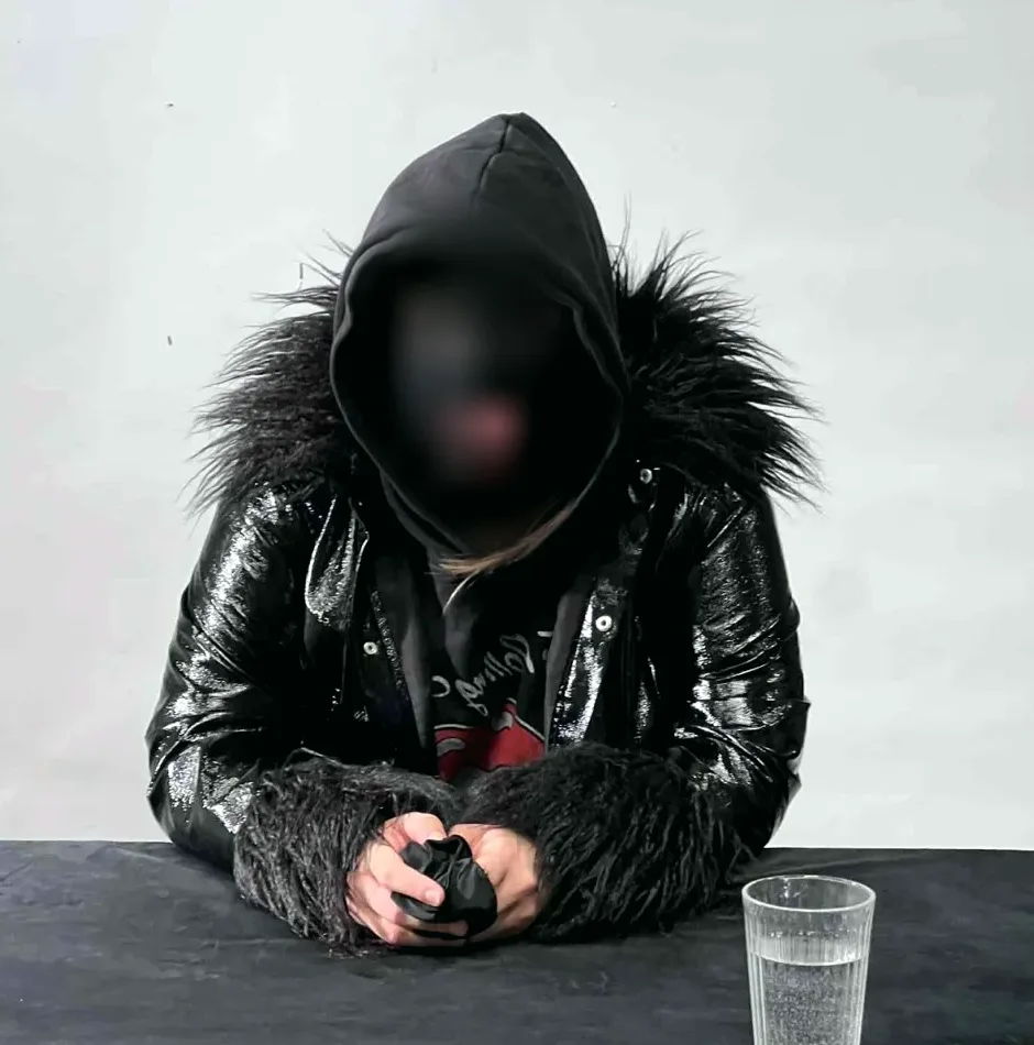 Büsra, 21