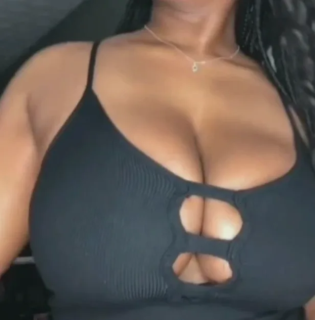 Kira, 25