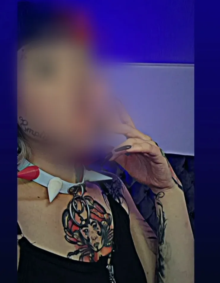 Laura, 27