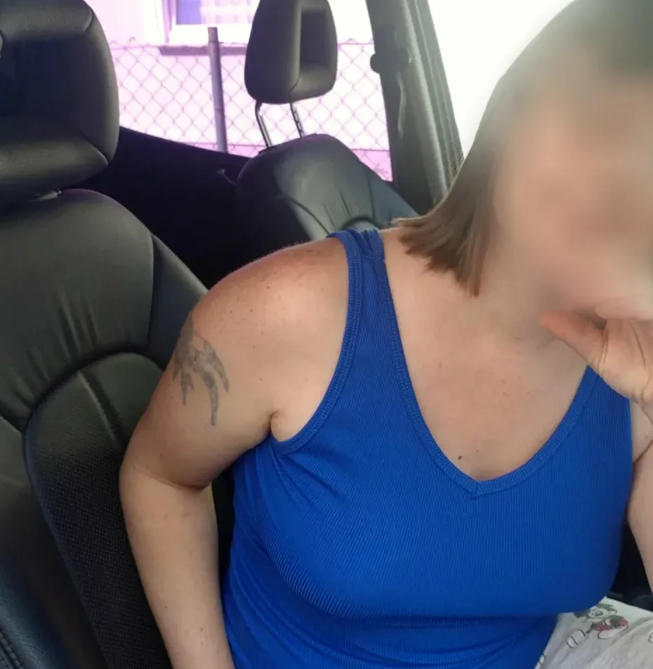 Sandra, 39