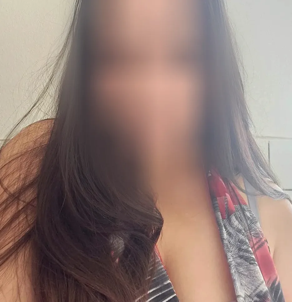 Sarah, 25